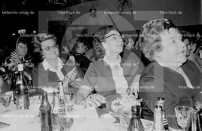 1972 Weiberfastnacht im Helenensaal Sinzig: WBHLSN-013301