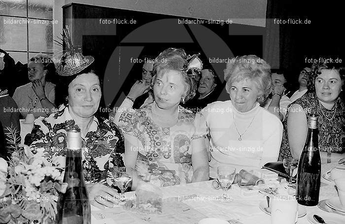 1972 Weiberfastnacht im Helenensaal Sinzig: WBHLSN-013305