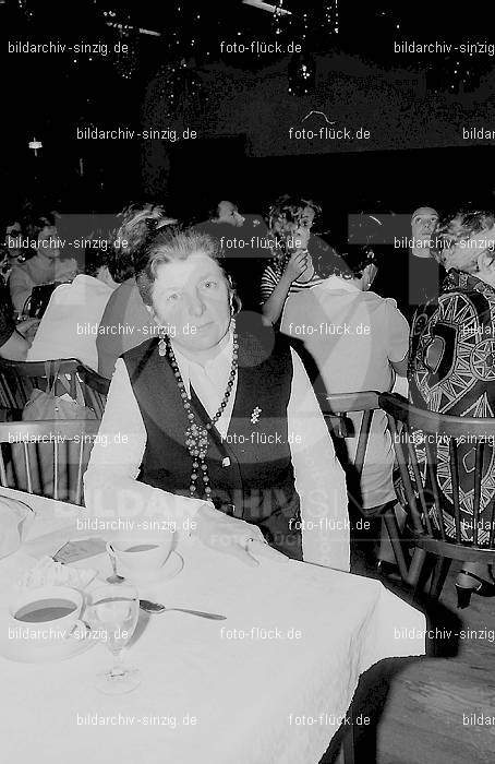 1972 Weiberfastnacht im Helenensaal Sinzig: WBHLSN-013307