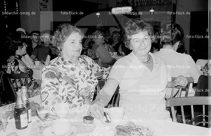 1972 Weiberfastnacht im Helenensaal Sinzig: WBHLSN-013310