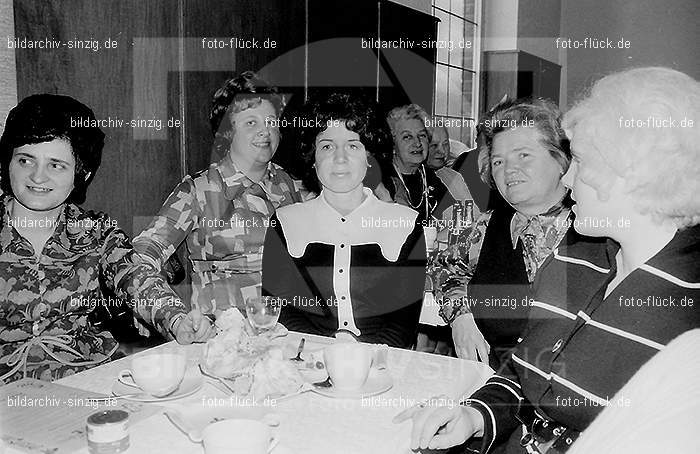 1972 Weiberfastnacht im Helenensaal Sinzig: WBHLSN-013311