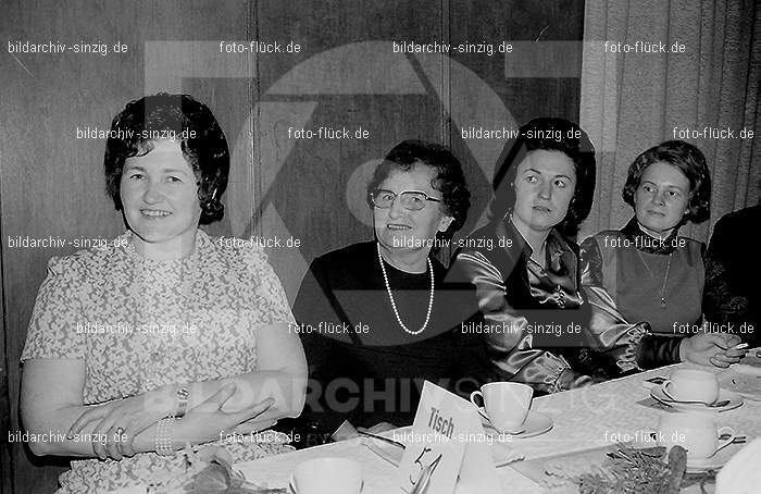 1972 Weiberfastnacht im Helenensaal Sinzig: WBHLSN-013313