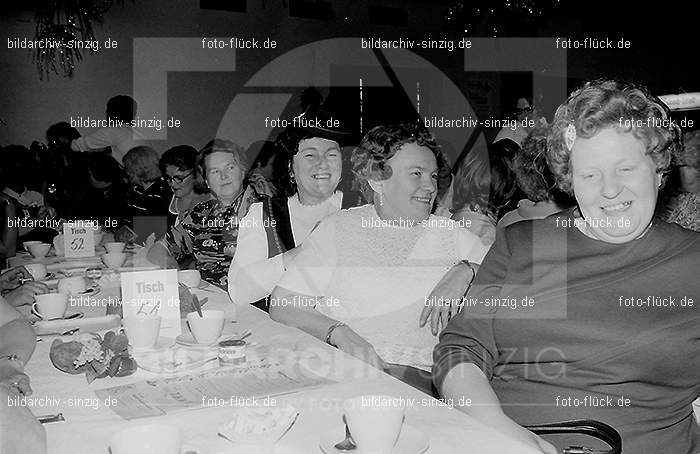 1972 Weiberfastnacht im Helenensaal Sinzig: WBHLSN-013318