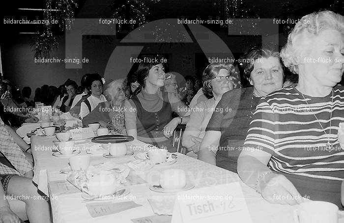 1972 Weiberfastnacht im Helenensaal Sinzig: WBHLSN-013329