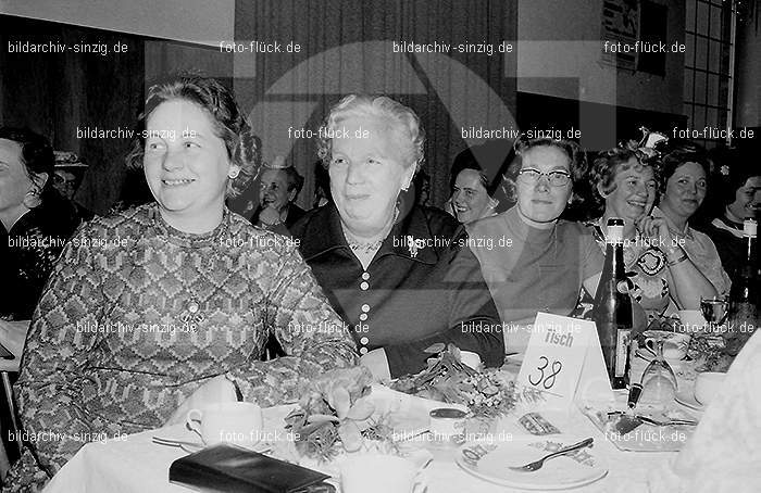 1972 Weiberfastnacht im Helenensaal Sinzig: WBHLSN-013330