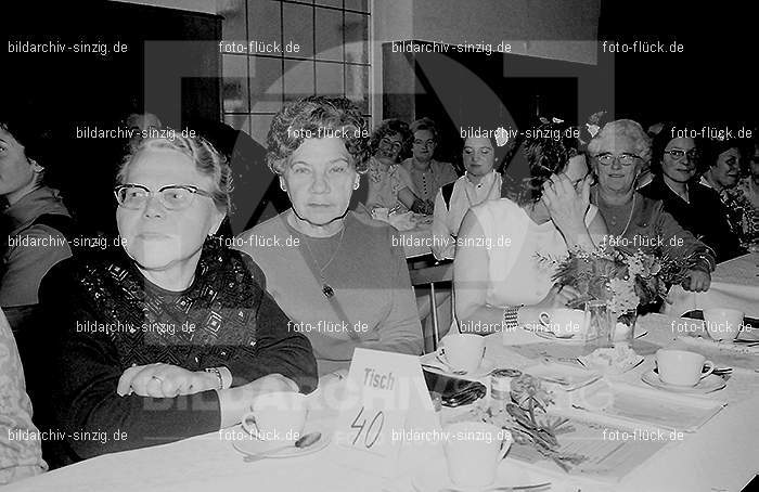 1972 Weiberfastnacht im Helenensaal Sinzig: WBHLSN-013334