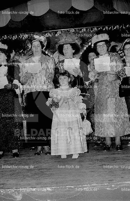 1972 Weiberfastnacht im Helenensaal Sinzig: WBHLSN-013338