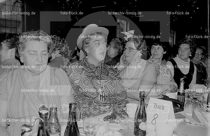 1972 Weiberfastnacht im Helenensaal Sinzig: WBHLSN-013340
