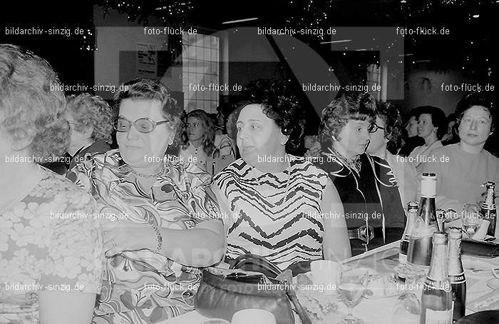 1972 Weiberfastnacht im Helenensaal Sinzig: WBHLSN-013345