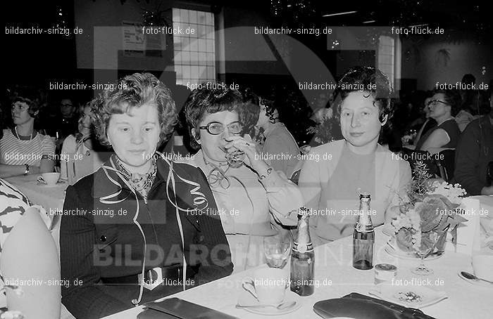 1972 Weiberfastnacht im Helenensaal Sinzig: WBHLSN-013347