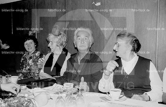 1972 Weiberfastnacht im Helenensaal Sinzig: WBHLSN-013363