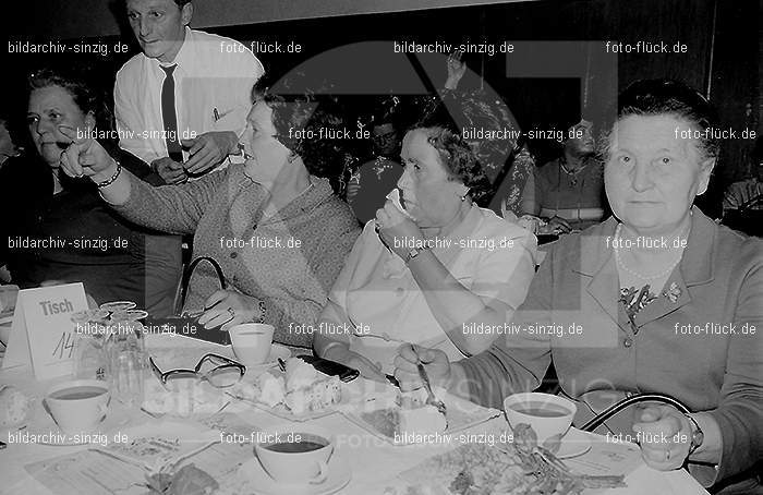 1972 Weiberfastnacht im Helenensaal Sinzig: WBHLSN-013368