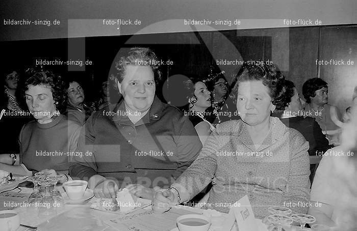 1972 Weiberfastnacht im Helenensaal Sinzig: WBHLSN-013370