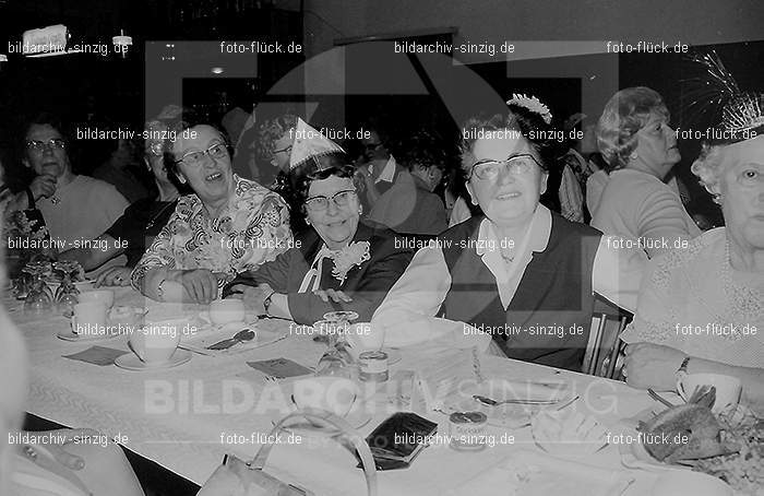 1972 Weiberfastnacht im Helenensaal Sinzig: WBHLSN-013380