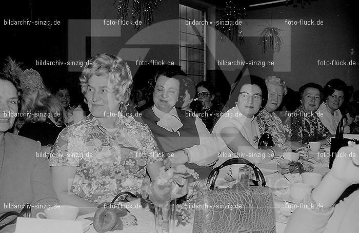 1972 Weiberfastnacht im Helenensaal Sinzig: WBHLSN-013384