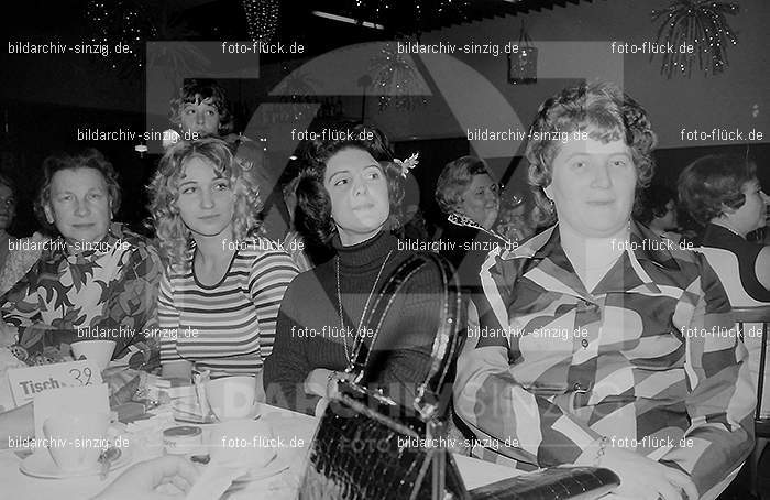 1972 Weiberfastnacht im Helenensaal Sinzig: WBHLSN-013387