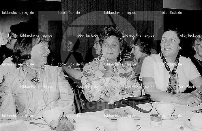 1972 Weiberfastnacht im Helenensaal Sinzig: WBHLSN-013392