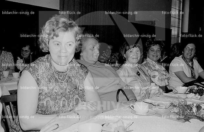 1972 Weiberfastnacht im Helenensaal Sinzig: WBHLSN-013393