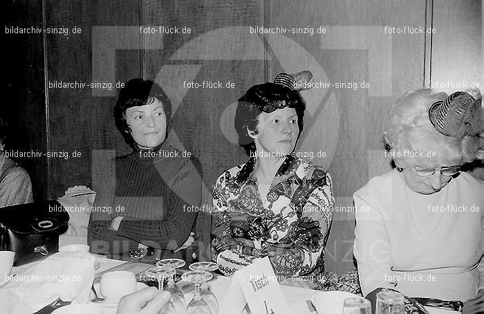 1972 Weiberfastnacht im Helenensaal Sinzig: WBHLSN-013399