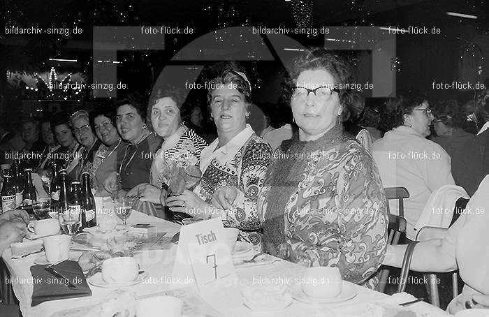 1972 Weiberfastnacht im Helenensaal Sinzig: WBHLSN-013406