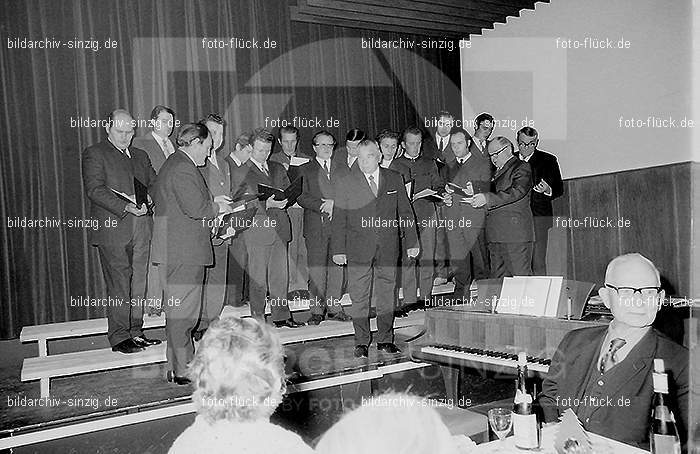 1971 AWO Weihnachtsfeier der Senioren: WWHSN-013764