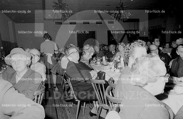 1971 AWO Weihnachtsfeier der Senioren: WWHSN-013771