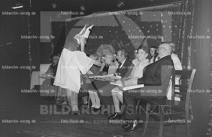 1971 AWO Weihnachtsfeier der Senioren: WWHSN-013775