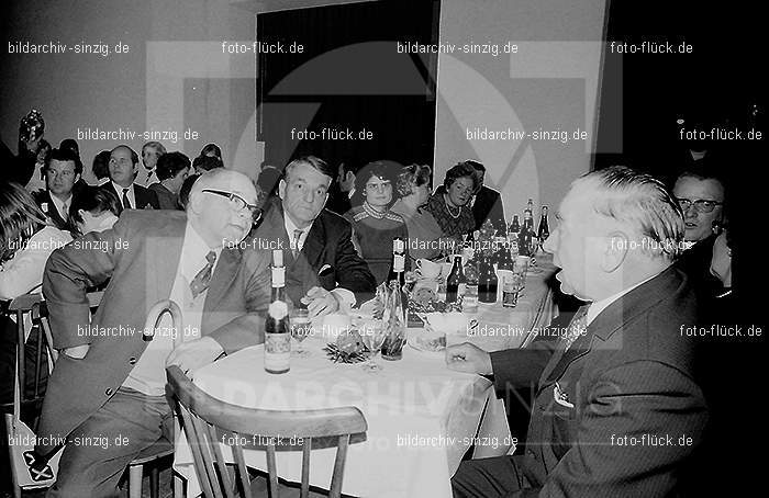 1971 AWO Weihnachtsfeier der Senioren: WWHSN-013785