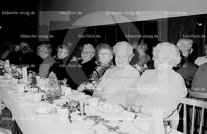 1971 AWO Weihnachtsfeier der Senioren: WWHSN-013800