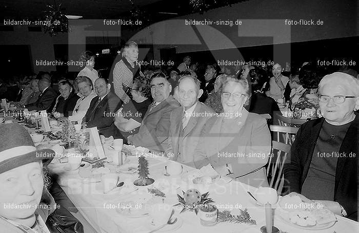 1971 AWO Weihnachtsfeier der Senioren: WWHSN-013830