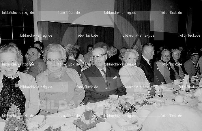 1971 AWO Weihnachtsfeier der Senioren: WWHSN-013835