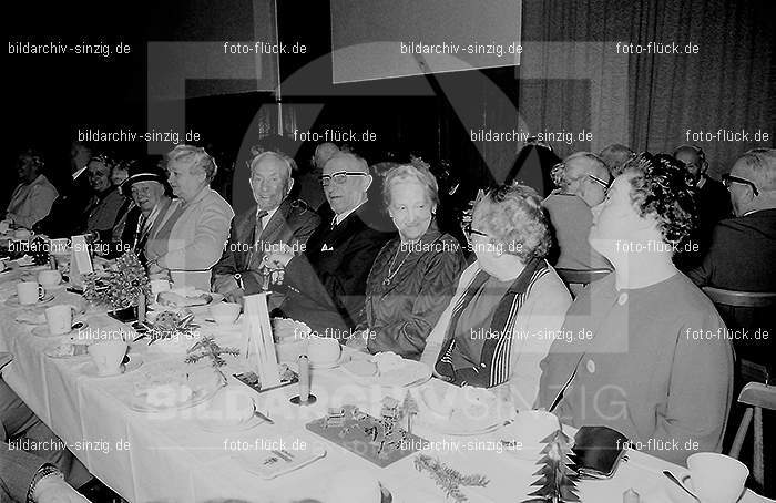 1971 AWO Weihnachtsfeier der Senioren: WWHSN-013837
