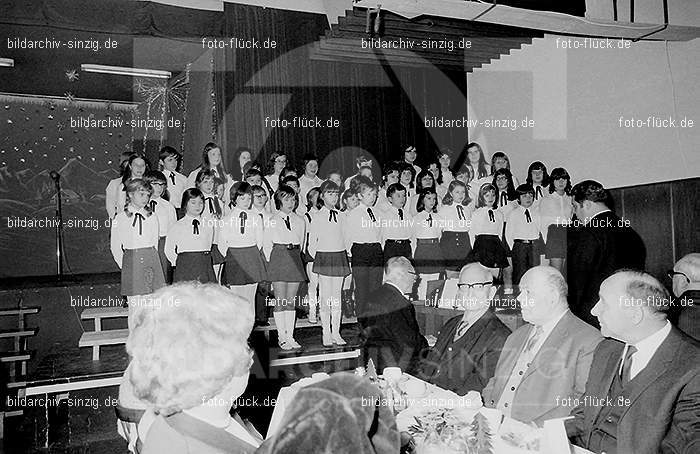 1971 AWO Weihnachtsfeier der Senioren: WWHSN-013851