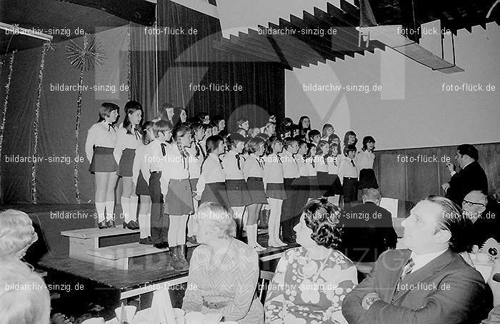 1971 AWO Weihnachtsfeier der Senioren: WWHSN-013853