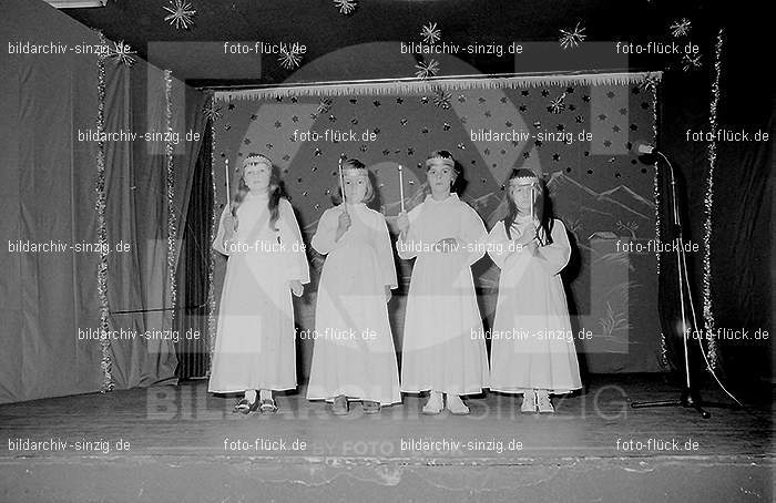 1971 AWO Weihnachtsfeier der Senioren: WWHSN-013854