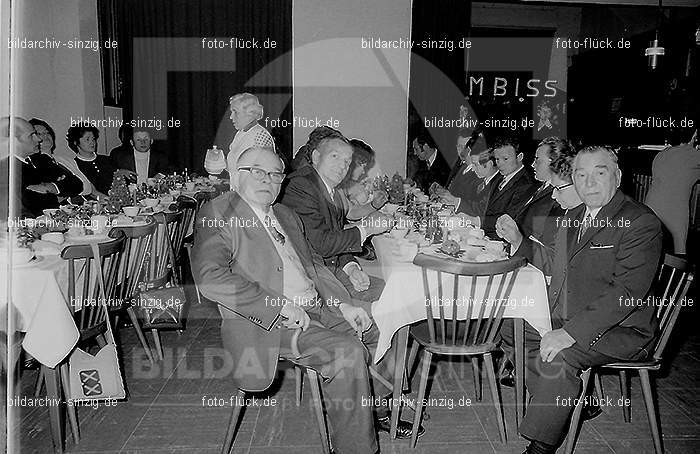1971 AWO Weihnachtsfeier der Senioren: WWHSN-013855