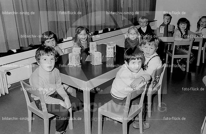 1971 Sankt Martin im Kath. Kindergarten St. Peter Sinzig: SNMRKTKNSTPTSN-014095