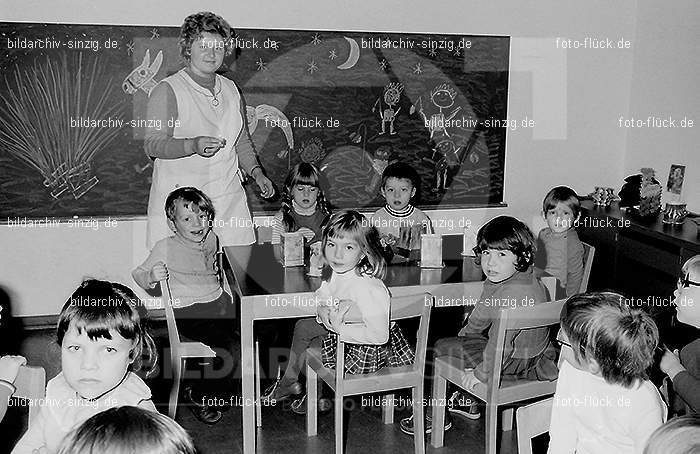 1971 Sankt Martin im Kath. Kindergarten St. Peter Sinzig: SNMRKTKNSTPTSN-014101