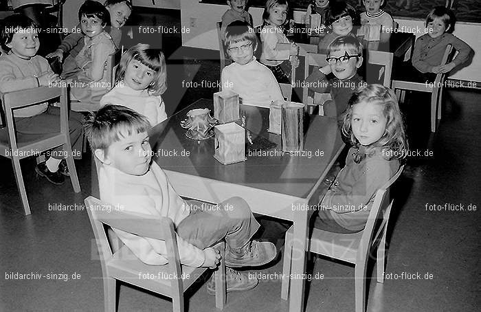1971 Sankt Martin im Kath. Kindergarten St. Peter Sinzig: SNMRKTKNSTPTSN-014103