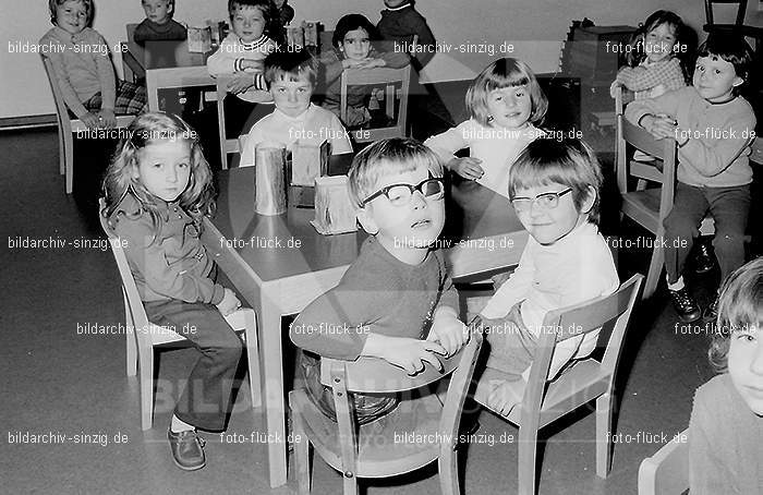 1971 Sankt Martin im Kath. Kindergarten St. Peter Sinzig: SNMRKTKNSTPTSN-014104