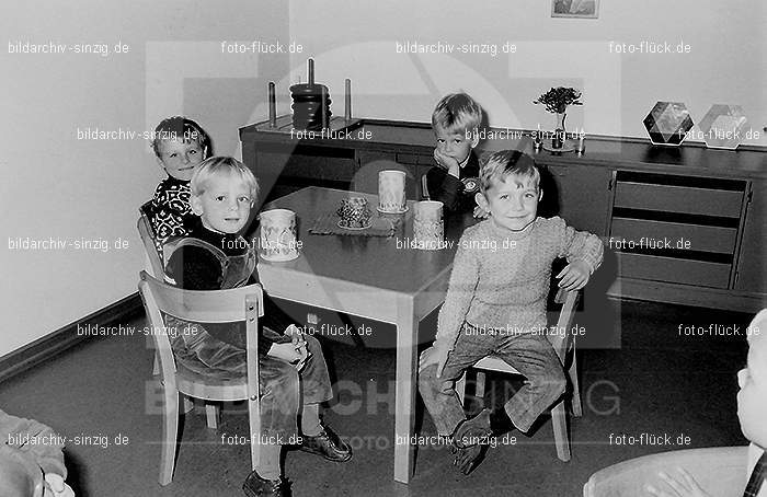 1971 Sankt Martin im Kath. Kindergarten St. Peter Sinzig: SNMRKTKNSTPTSN-014109