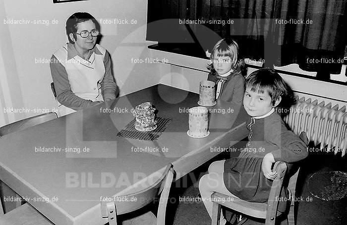 1971 Sankt Martin im Kath. Kindergarten St. Peter Sinzig: SNMRKTKNSTPTSN-014112