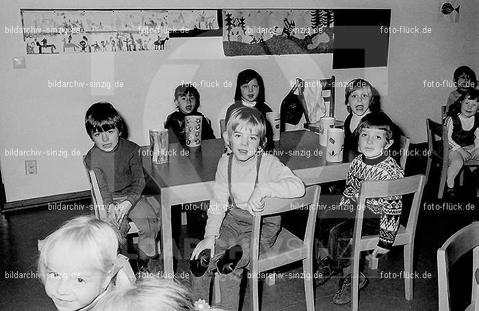 1971 Sankt Martin im Kath. Kindergarten St. Peter Sinzig: SNMRKTKNSTPTSN-014115