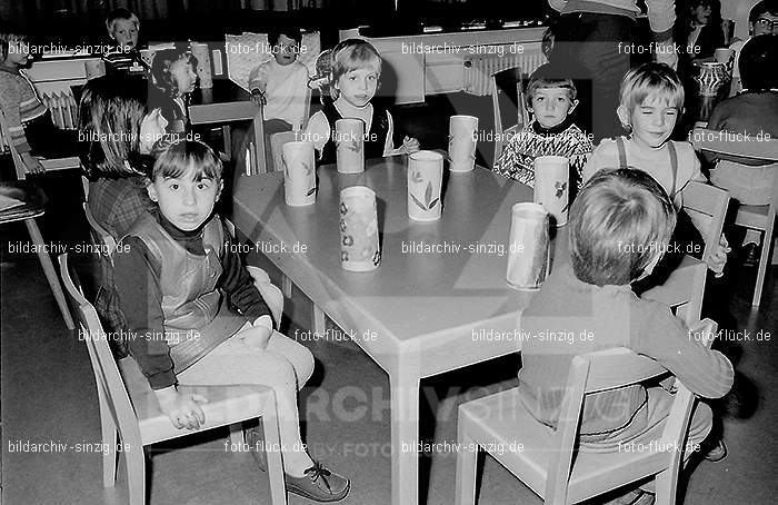 1971 Sankt Martin im Kath. Kindergarten St. Peter Sinzig: SNMRKTKNSTPTSN-014117
