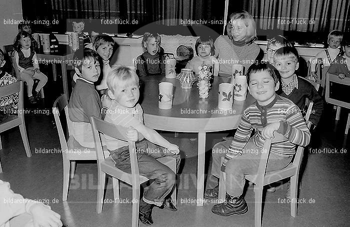 1971 Sankt Martin im Kath. Kindergarten St. Peter Sinzig: SNMRKTKNSTPTSN-014118