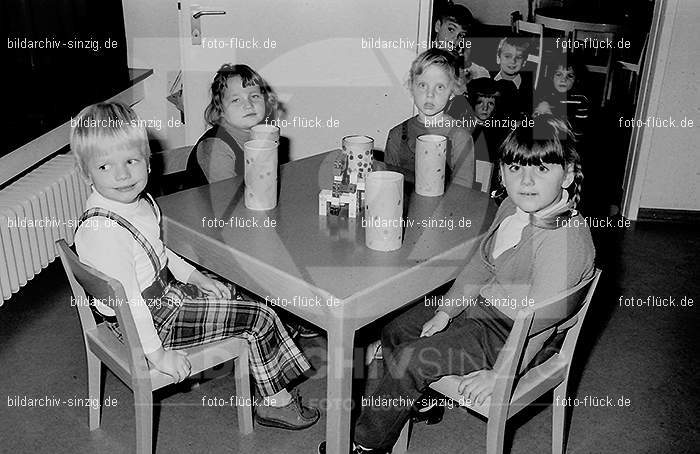 1971 Sankt Martin im Kath. Kindergarten St. Peter Sinzig: SNMRKTKNSTPTSN-014120