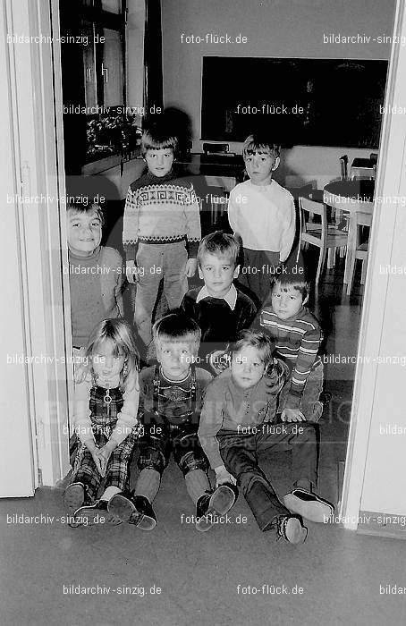 1971 Sankt Martin im Kath. Kindergarten St. Peter Sinzig: SNMRKTKNSTPTSN-014121