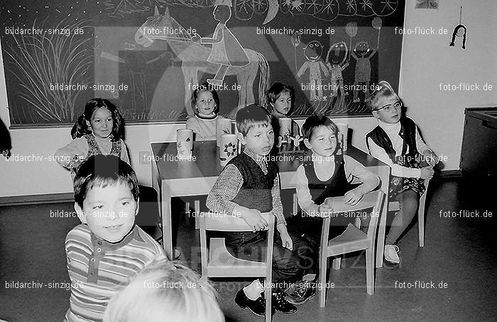 1971 Sankt Martin im Kath. Kindergarten St. Peter Sinzig: SNMRKTKNSTPTSN-014124