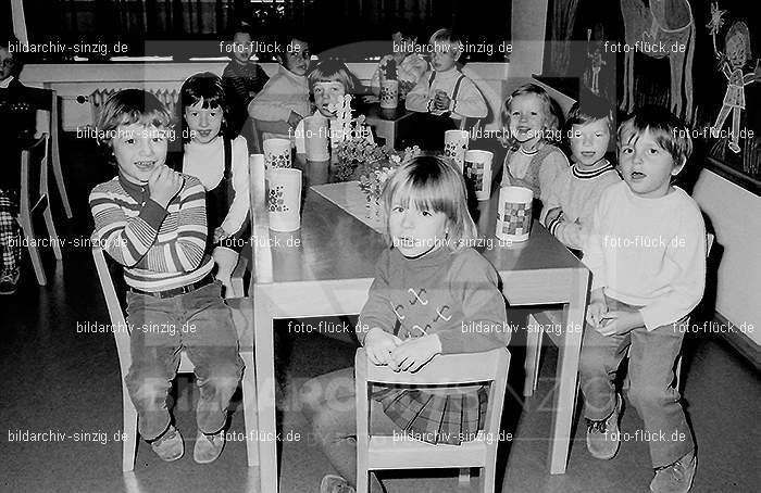 1971 Sankt Martin im Kath. Kindergarten St. Peter Sinzig: SNMRKTKNSTPTSN-014126