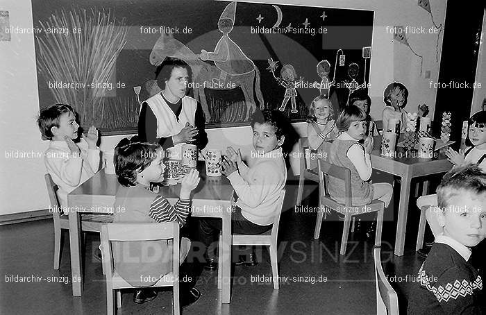 1971 Sankt Martin im Kath. Kindergarten St. Peter Sinzig: SNMRKTKNSTPTSN-014129